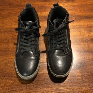 Steve Madden Danver Sneaker in Black